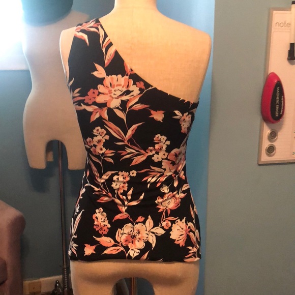 Top - Picture 2 of 2